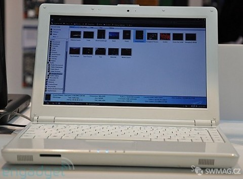 Z CeBITu - Notebook ASRock MultiBook G12 (http://www.swmag.cz)